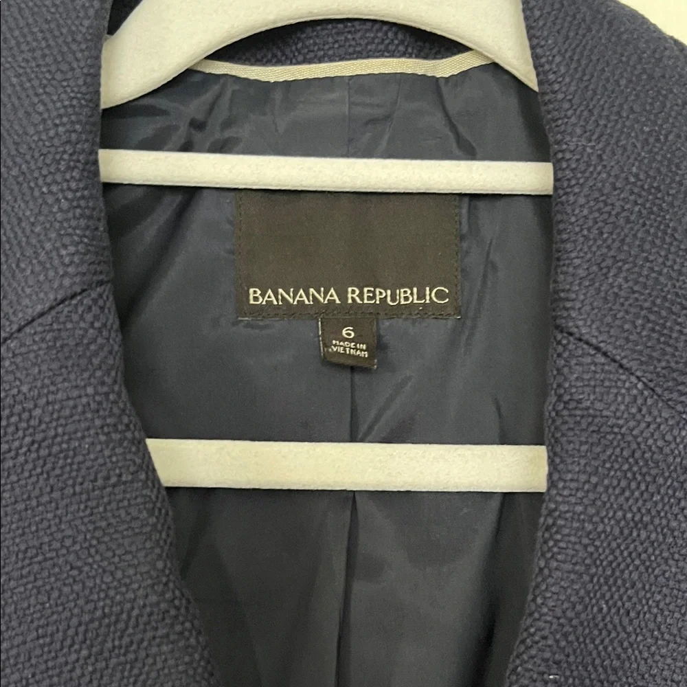 Banana Republic Women's Dark Blue Blazer with Gold Buttons - Picture 2 of 4